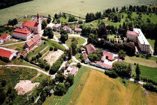 Velký Újezd, kostel, Domov sv. Anežky